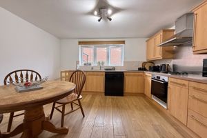 Kitchen/Breakfast Room- click for photo gallery